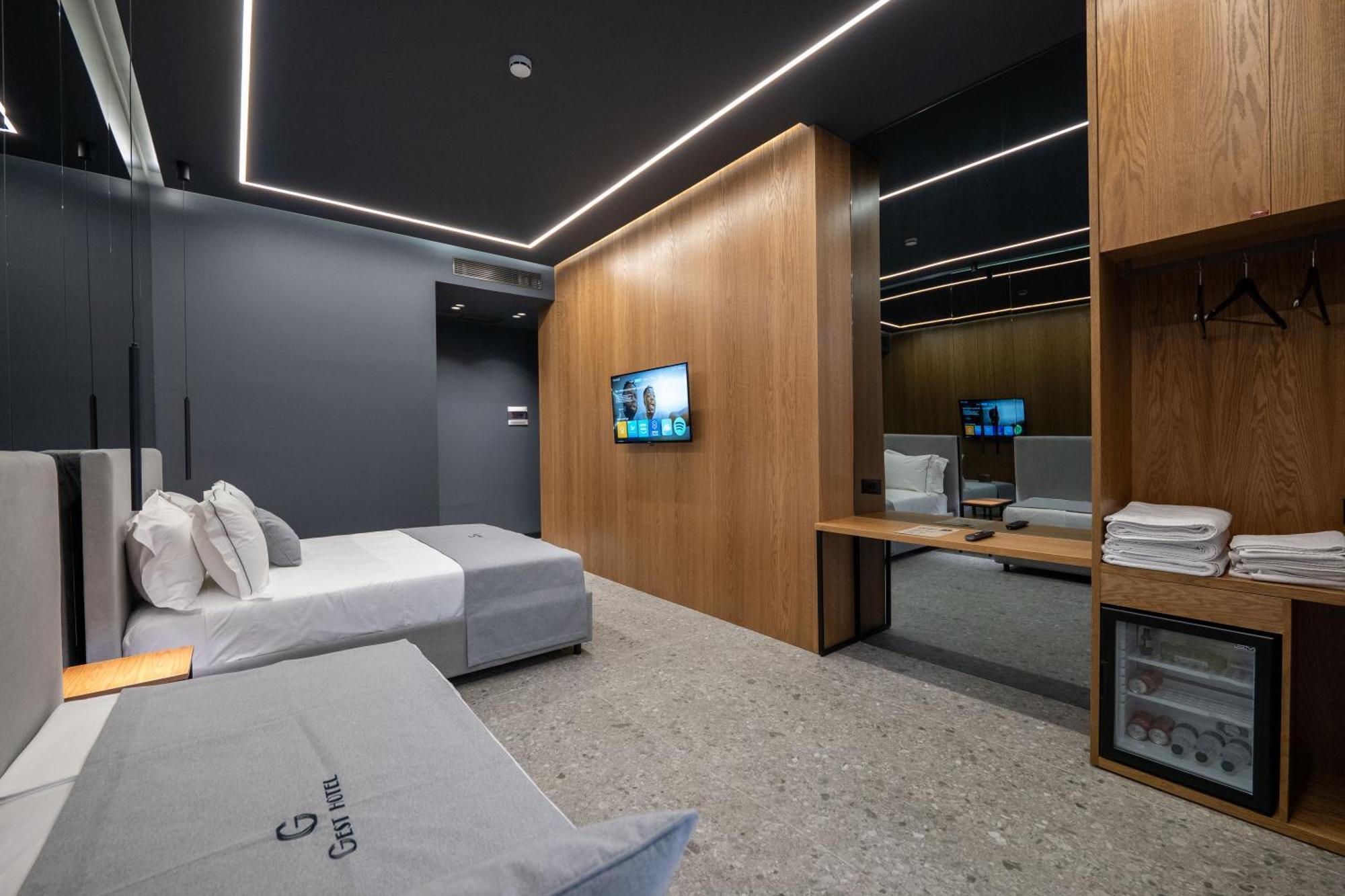 Gest Hotel Radhimë Εξωτερικό φωτογραφία