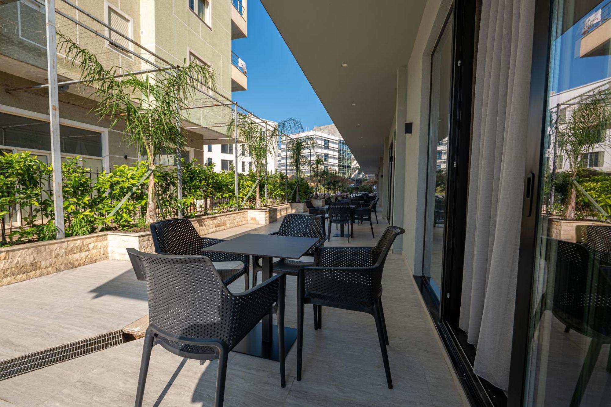 Gest Hotel Radhimë Εξωτερικό φωτογραφία
