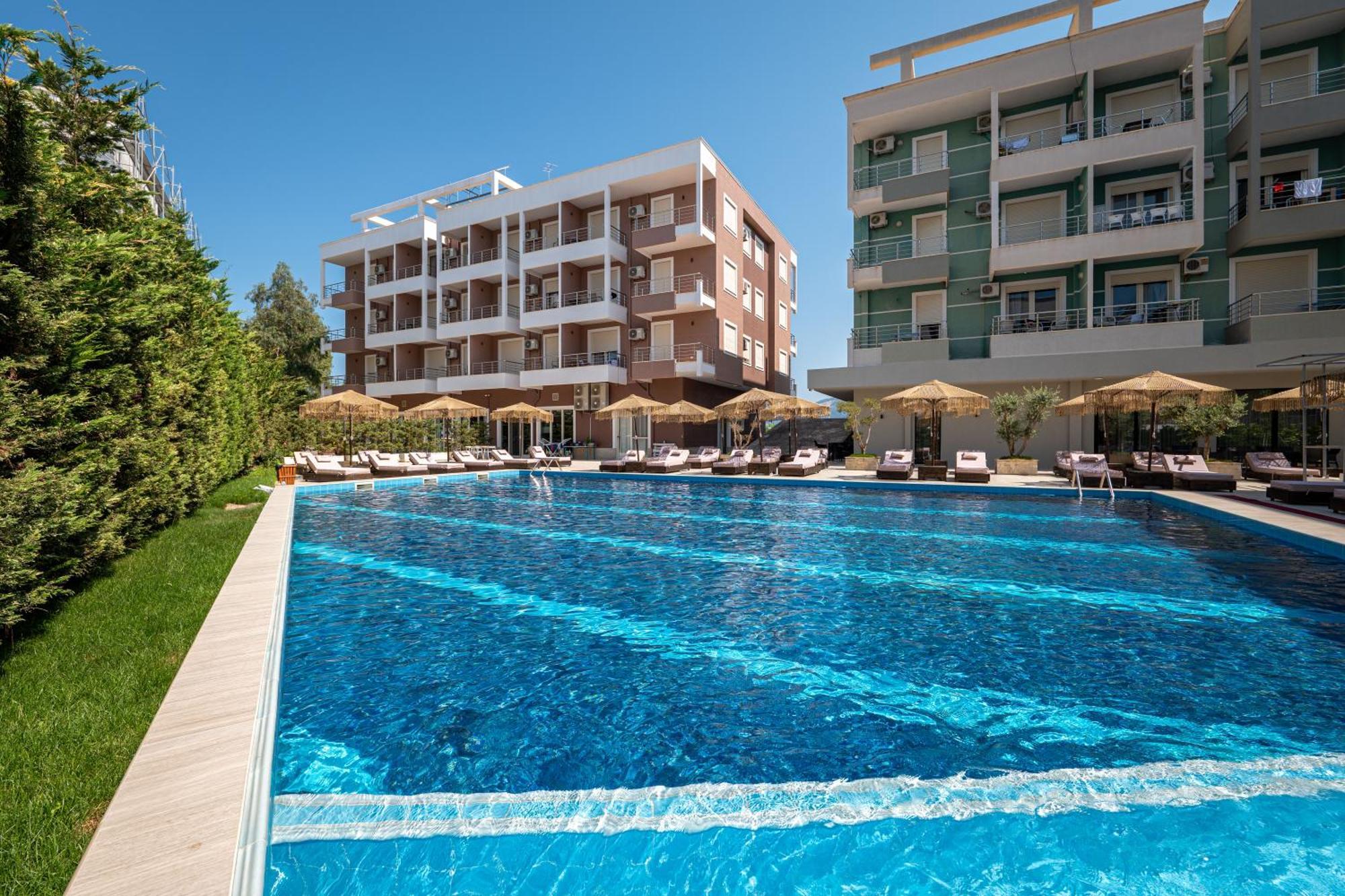 Gest Hotel Radhimë Εξωτερικό φωτογραφία